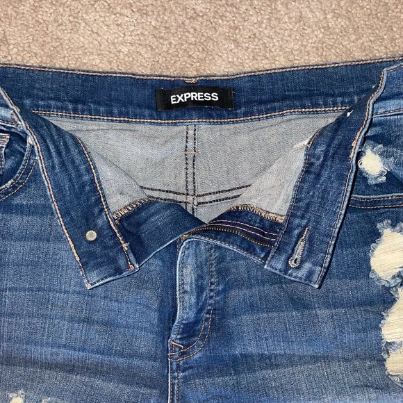 Express Performance Stretch High Rise Distressed Shorts - Picture 3 of 4